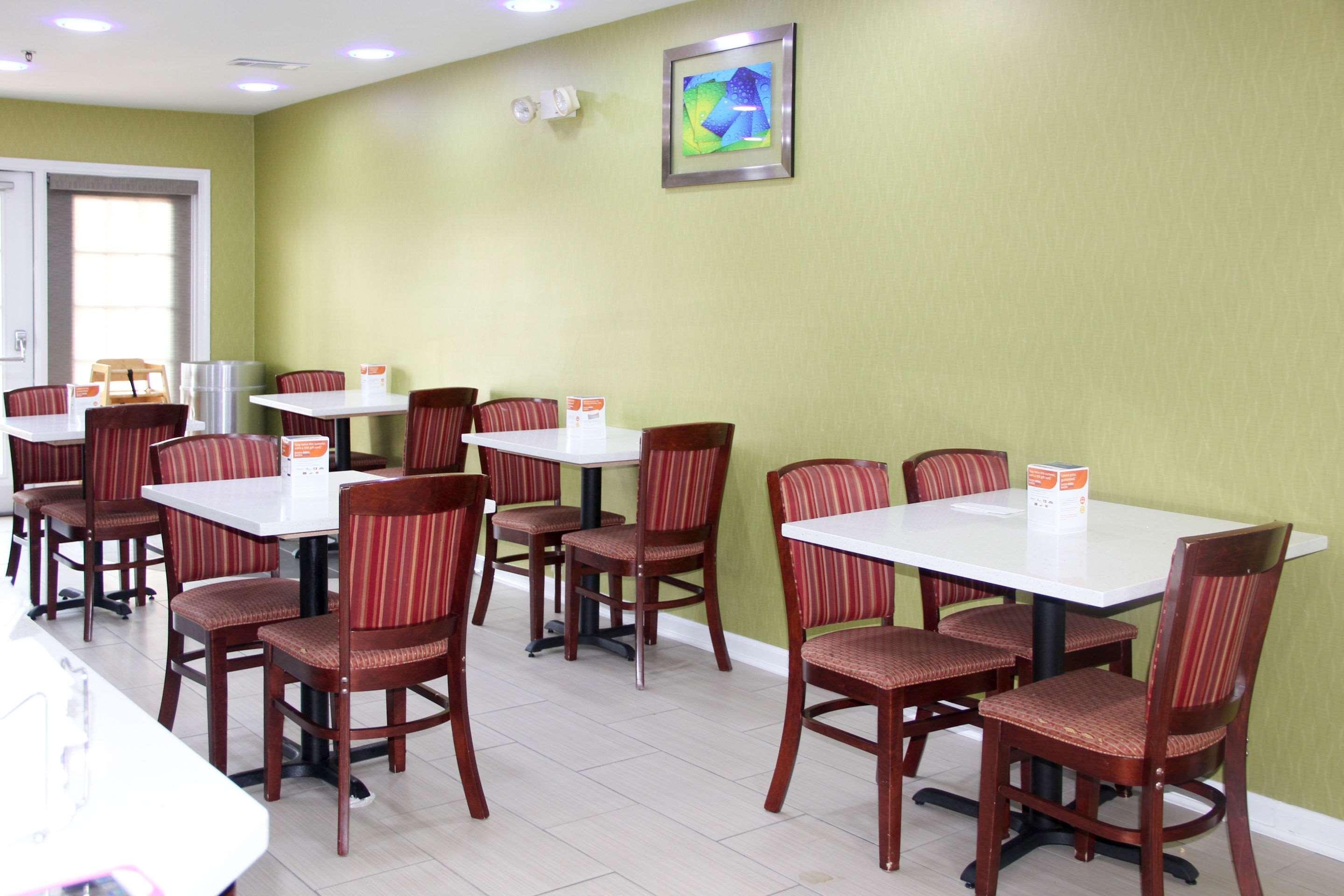 Quality Inn Albertville Us 431 Bagian luar foto